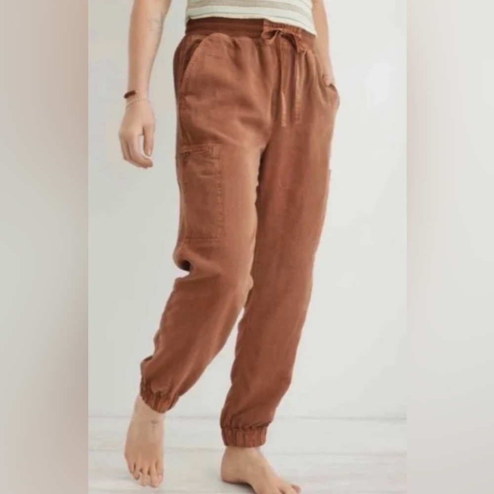 Aerie Elastic Waist Cargo
Joggers Mauve Size XS